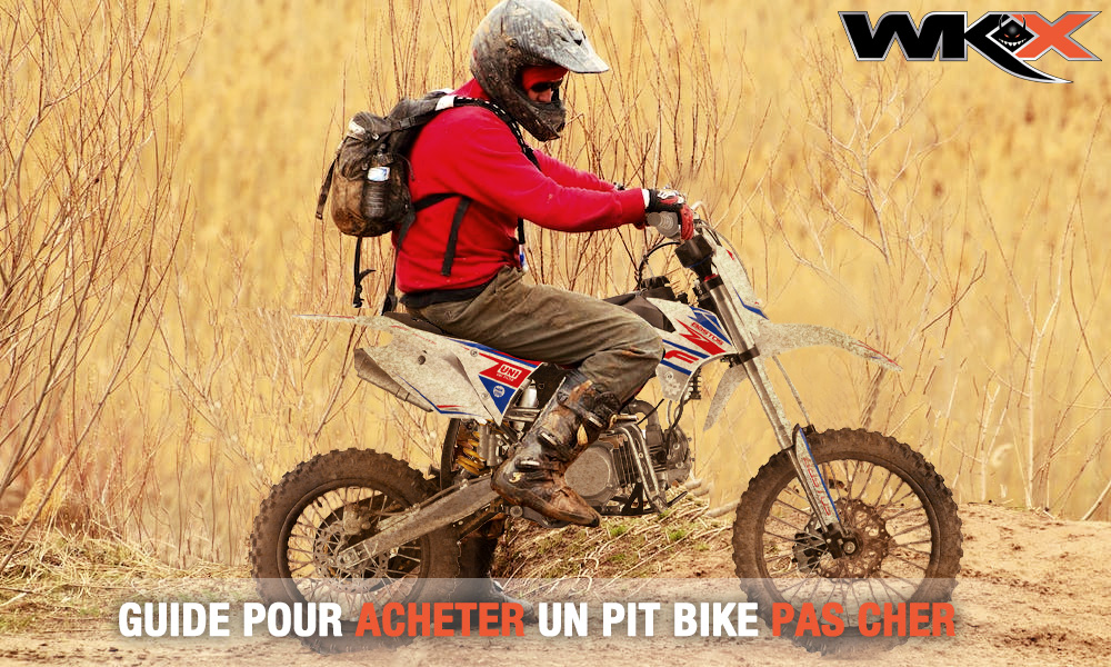 Homme en moto cross, dirt bike, pit bike